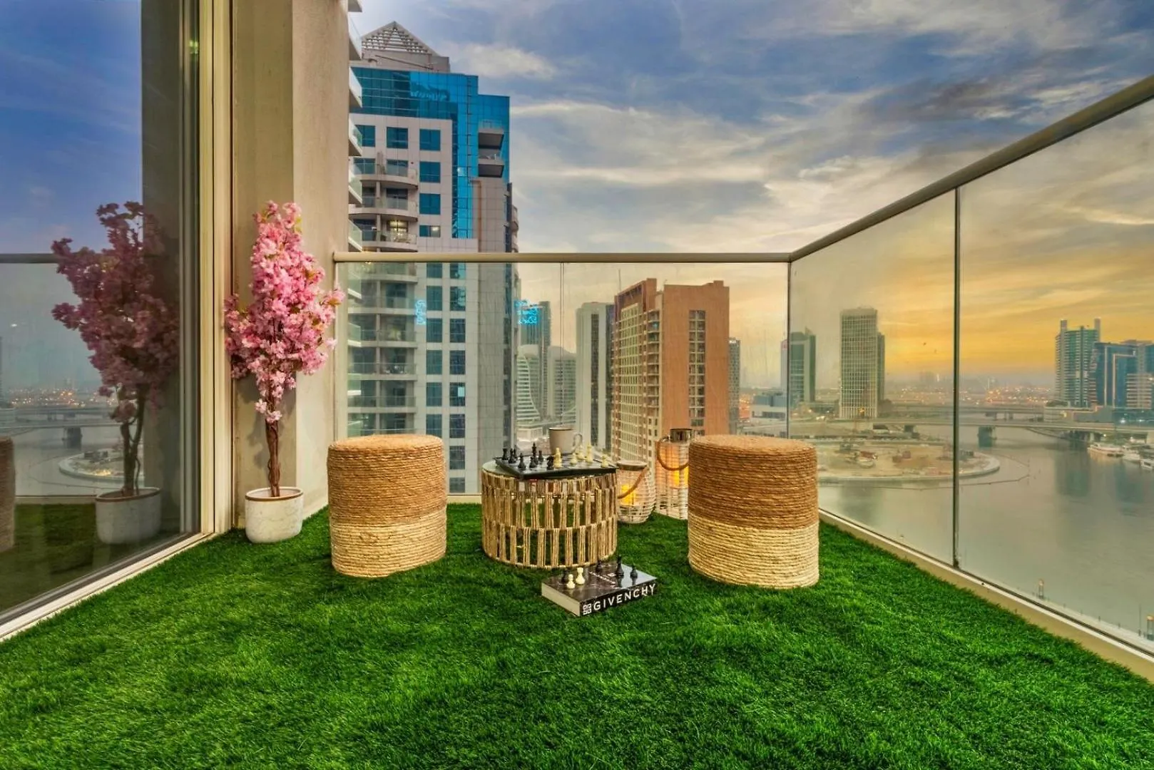 Guestready - Sleek City Retreat In Business Bay Дубай